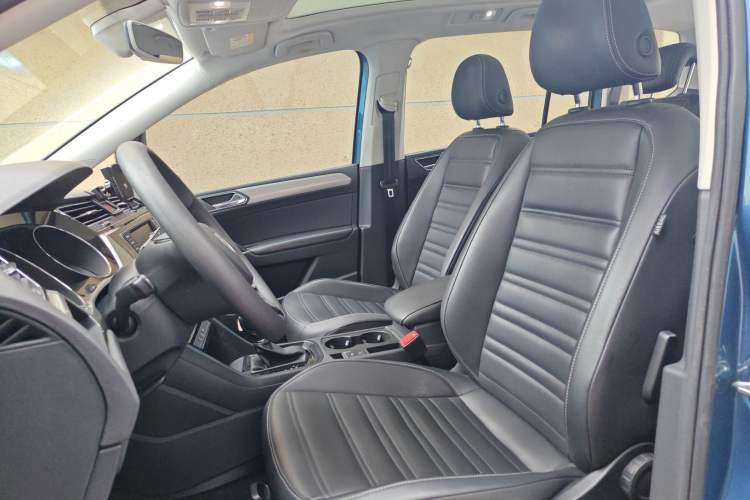 Used Volkswagen Touran 2018 Volkswagen Touran L 280TSI DSG Comfort Edition 7 Seats China V Emission Standard Left Front Seat