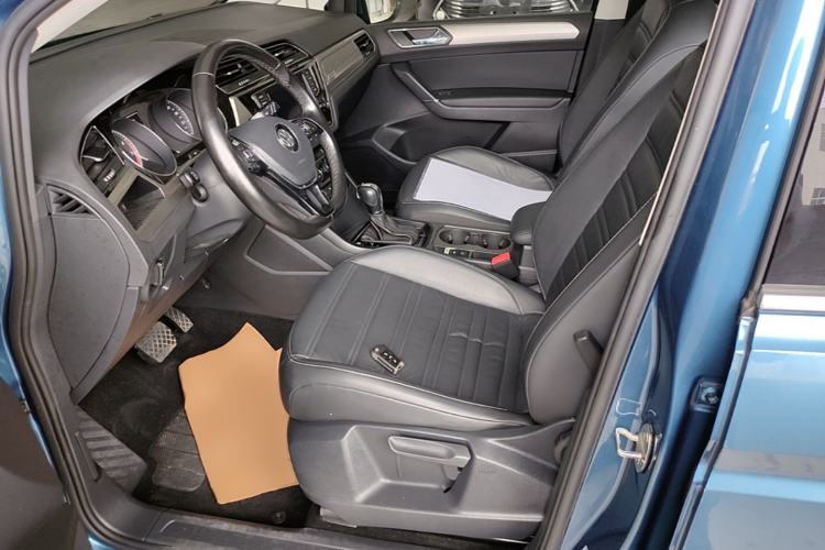 Used Volkswagen Touran 2018 Volkswagen Touran L 280TSI DSG Boundary Edition 7 Seats China V Emission Standard Left Front Seat