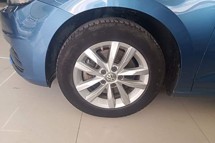 Used Volkswagen Touran 2018 Volkswagen Touran L 280TSI DSG Comfort Edition 7 Seats China V Emission Standard Left Front Wheel Hub