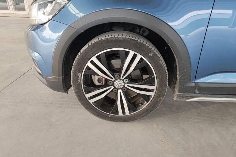 Used Volkswagen Touran 2018 Volkswagen Touran L 280TSI DSG Boundary Edition 7 Seats China VI Standard Left Front Wheel Hub