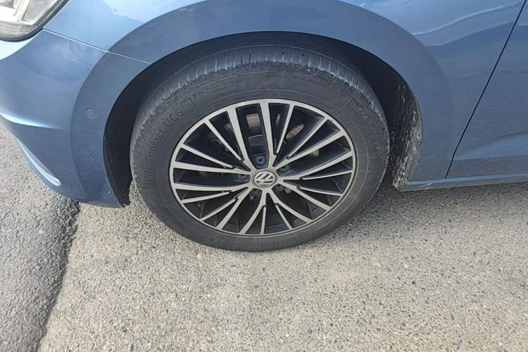 Used Volkswagen Touran 2018 Volkswagen Touran L 280TSI DSG Luxury Edition 7 Seats Left Front Wheel Hub