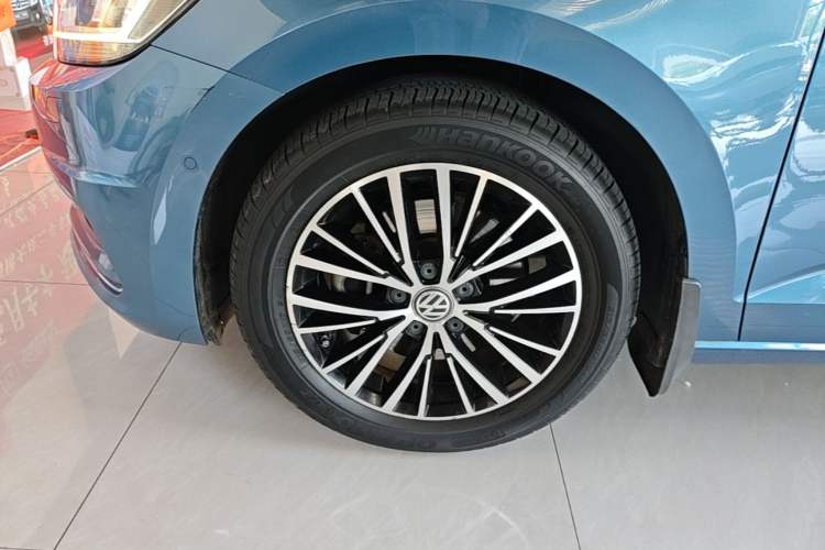 Used Volkswagen Touran 2018 Volkswagen Touran L 280TSI DSG Luxury Edition 6-seater Left Front Wheel Hub