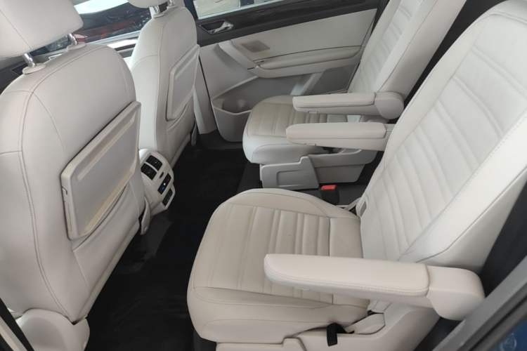 Used Volkswagen Touran 2018 Volkswagen Touran L 280TSI DSG Luxury Edition 6-seater Left Rear Seat