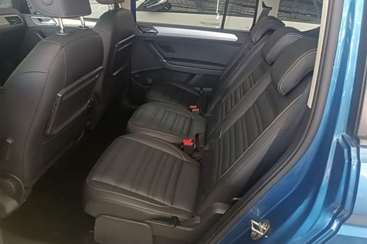 Used Volkswagen Touran 2018 Volkswagen Touran L 280TSI DSG Comfort Edition 7 Seats China V Emission Standard Left Rear Seat