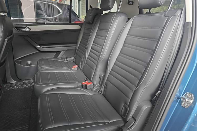 Used Volkswagen Touran 2018 Volkswagen Touran L 280TSI DSG Comfort Edition 7 Seats China V Emission Standard Left Rear Seat