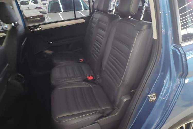 Used Volkswagen Touran 2018 Volkswagen Touran L 330TSI DSG Luxury Edition Left Rear Seat