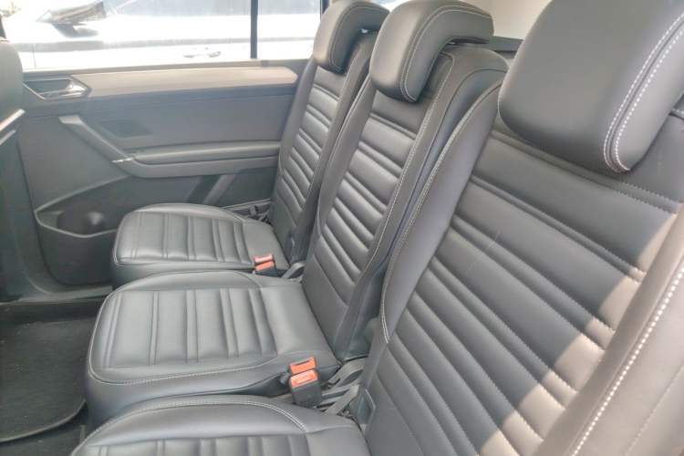 Used Volkswagen Touran 2018 Volkswagen Touran L 280TSI DSG Comfort Edition 7 Seats China V Emission Standard Left Rear Seat