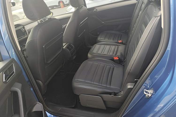 Used Volkswagen Touran 2018 Volkswagen Touran L 280TSI DSG Luxury Edition 7 Seats Left Rear Seat