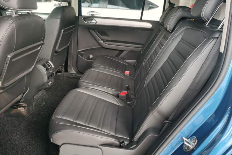 Used Volkswagen Touran 2018 Volkswagen Touran L 280TSI DSG Boundary Edition 7 Seats China VI Standard Left Rear Seat
