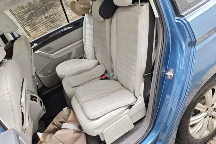 Used Volkswagen Touran 2018 Volkswagen Touran L 280TSI DSG Comfort Edition 7-seater Left Rear Seat