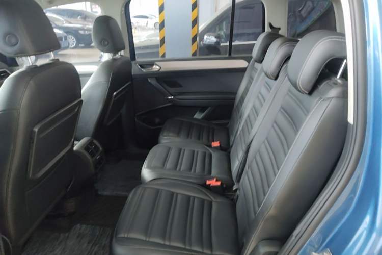 Used Volkswagen Touran 2018 Volkswagen Touran L 280TSI DSG Comfort Edition 7 Seats China V Emission Standard Left Rear Seat