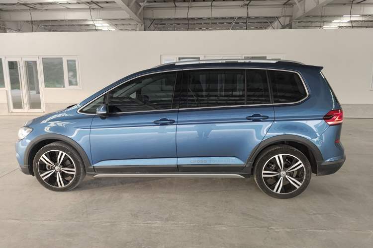 Used Volkswagen Touran 2018 Volkswagen Touran L 280TSI DSG Boundary Edition 7 Seats China VI Standard Left Side
