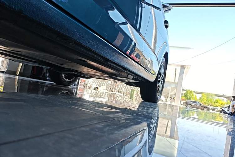 Used Volkswagen Touran 2018 Volkswagen Touran L 280TSI DSG Luxury Edition 6-seater Left Side Sill