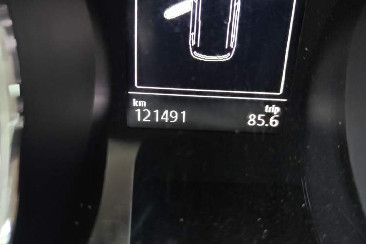 Used Volkswagen Touran 2018 Volkswagen Touran L 280TSI DSG Comfort Edition 7-seater Odometer Close Up