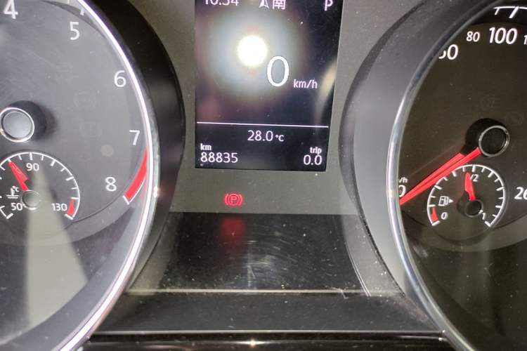 Used Volkswagen Touran 2018 Volkswagen Touran L 280TSI DSG Boundary Edition 7 Seats China V Emission Standard Odometer Close Up