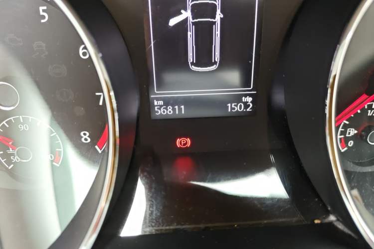 Used Volkswagen Touran 2018 Volkswagen Touran L 280TSI DSG Comfort Edition 7-seater Odometer Close Up