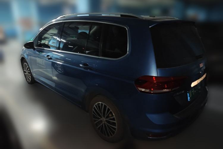 Used Volkswagen Touran 2018 Volkswagen Touran L 280TSI DSG Luxury Edition 6-seater Rear Left 45 Deg