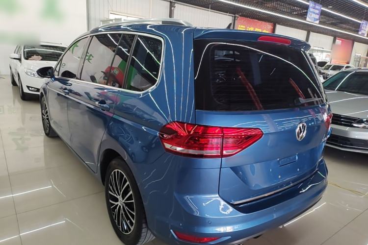 Used Volkswagen Touran 2018 Volkswagen Touran L 330TSI DSG Luxury Edition Rear Left 45 Deg