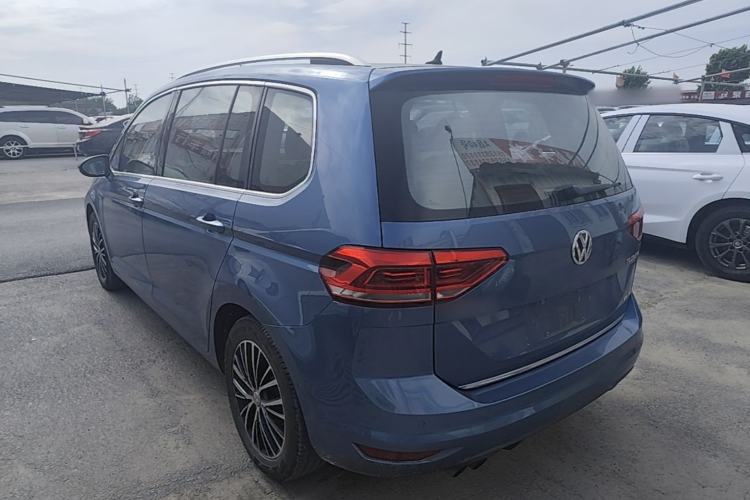 Used Volkswagen Touran 2018 Volkswagen Touran L 280TSI DSG Luxury Edition 7 Seats Rear Left 45 Deg