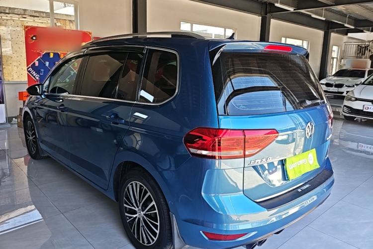 Used Volkswagen Touran 2018 Volkswagen Touran L 280TSI DSG Luxury Edition 6-seater Rear Left 45 Deg