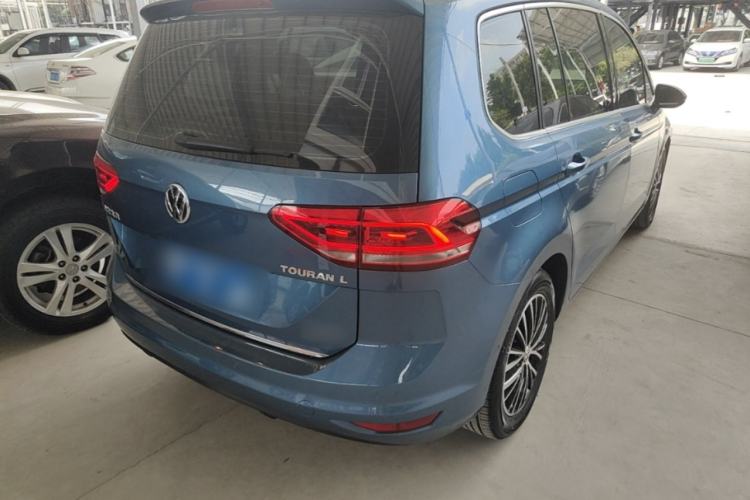 Used Volkswagen Touran 2018 Volkswagen Touran L 280TSI DSG Luxury Edition 6-seater Rear Right 45 Deg