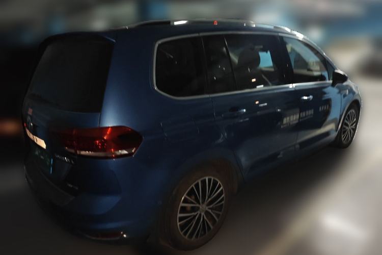 Used Volkswagen Touran 2018 Volkswagen Touran L 280TSI DSG Luxury Edition 6-seater Rear Right 45 Deg