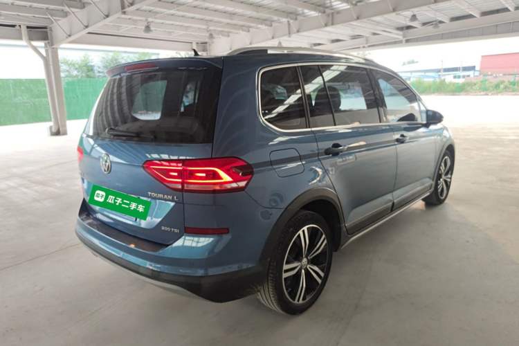 Used Volkswagen Touran 2018 Volkswagen Touran L 280TSI DSG Boundary Edition 7 Seats China VI Standard Rear Right 45 Deg