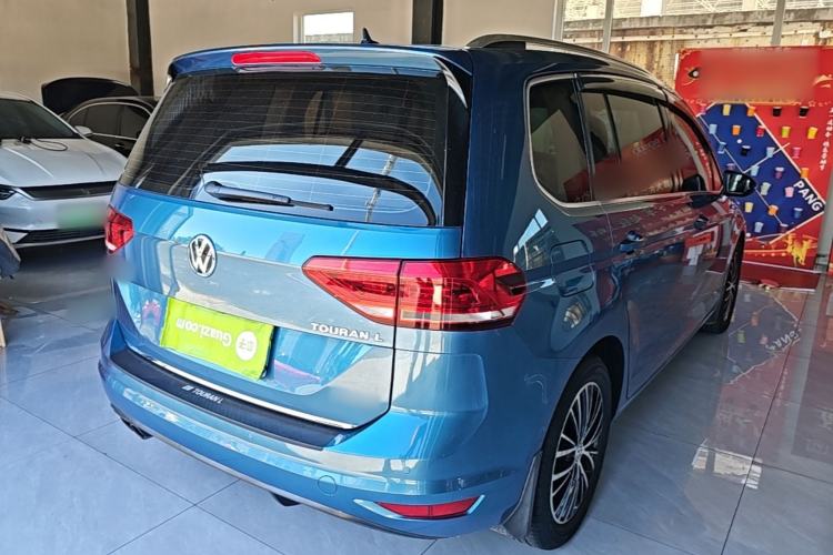 Used Volkswagen Touran 2018 Volkswagen Touran L 280TSI DSG Luxury Edition 6-seater Rear Right 45 Deg