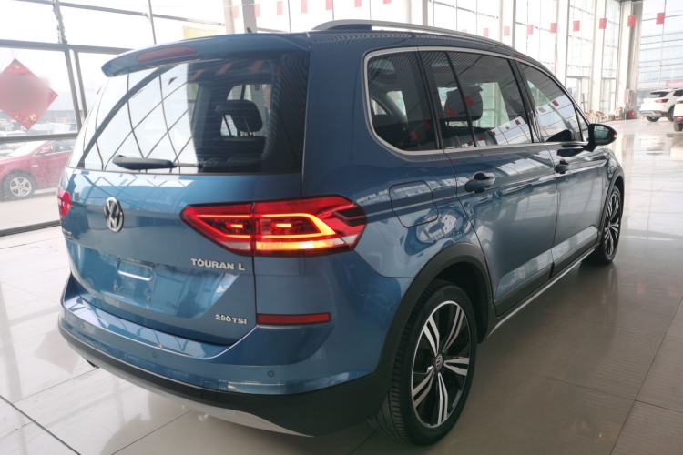 Used Volkswagen Touran 2018 Volkswagen Touran L 280TSI DSG Boundary Edition 7 Seats China VI Standard Rear Right 45 Deg