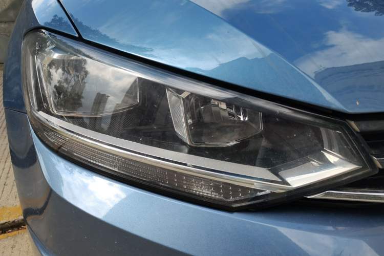 Used Volkswagen Touran 2018 Volkswagen Touran L 280TSI DSG Comfort Edition 7 Seats China V Emission Standard Right Front Headlight