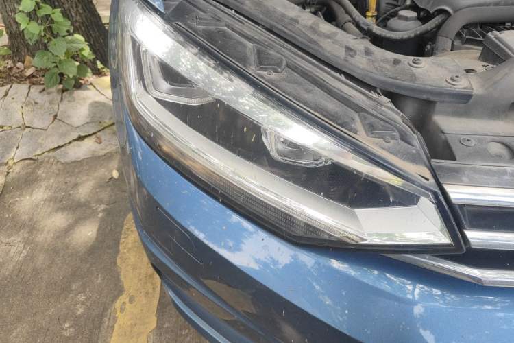 Used Volkswagen Touran 2018 Volkswagen Touran L 330TSI DSG Luxury Edition Right Front Headlight