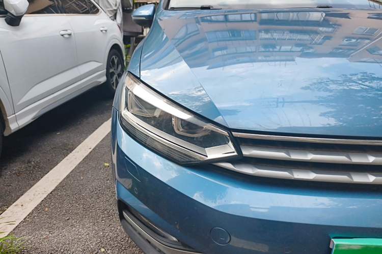 Used Volkswagen Touran 2018 Volkswagen Touran L 280TSI DSG Boundary Edition 7 Seats China VI Standard Right Front Headlight