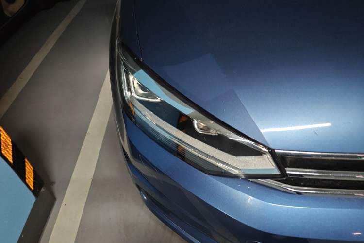 Used Volkswagen Touran 2018 Volkswagen Touran L 280TSI DSG Luxury Edition 6-seater Right Front Headlight