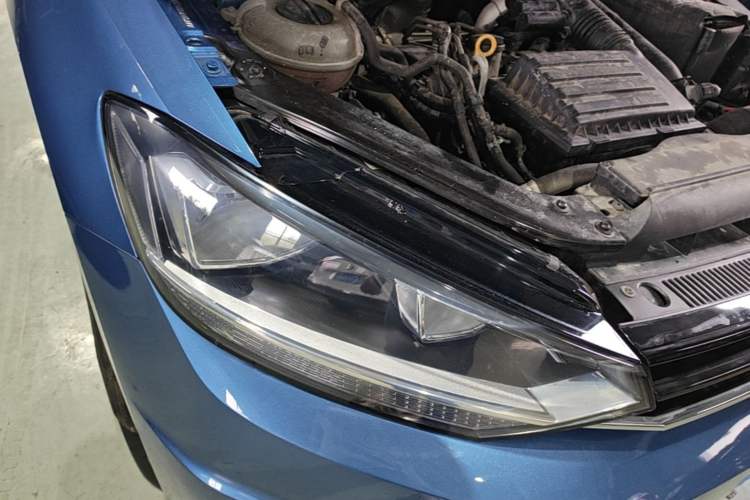 Used Volkswagen Touran 2018 Volkswagen Touran L 280TSI DSG Comfort Edition 7 Seats China V Emission Standard Right Front Headlight