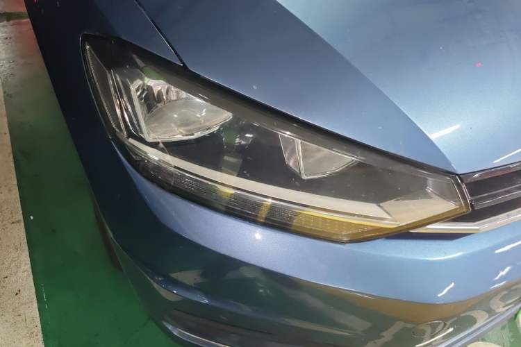 Used Volkswagen Touran 2018 Volkswagen Touran L 280TSI DSG Comfort Edition 7 Seats China V Emission Standard Right Front Headlight