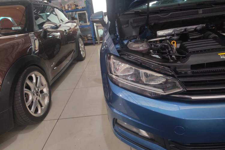 Used Volkswagen Touran 2018 Volkswagen Touran L 280TSI DSG Style Edition 7 Seats China VI Standard Right Front Headlight