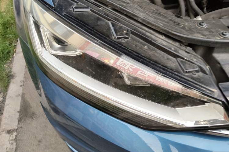 Used Volkswagen Touran 2018 Volkswagen Touran L 280TSI DSG Luxury Edition 7 Seats Right Front Headlight