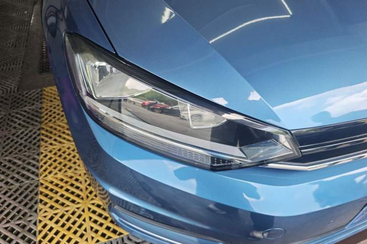 Used Volkswagen Touran 2018 Volkswagen Touran L 280TSI DSG Comfort Edition 7 Seats China VI Standard Right Front Headlight