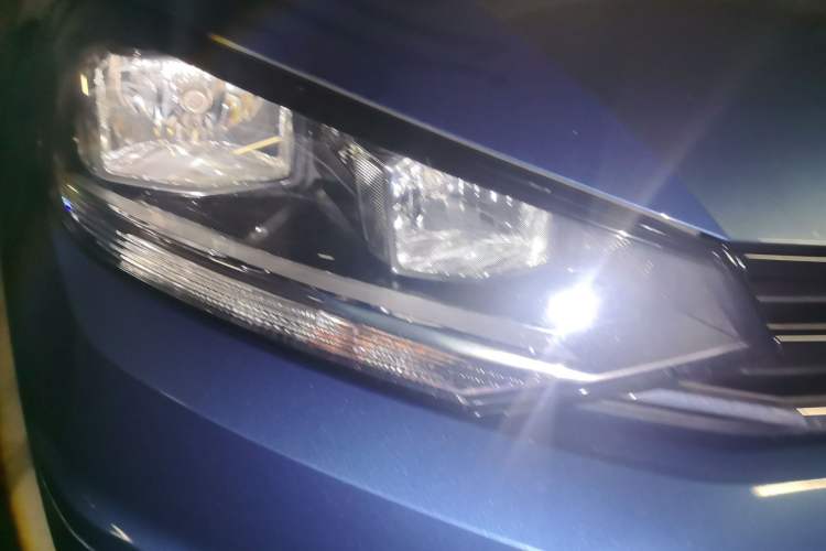 Used Volkswagen Touran 2018 Volkswagen Touran L 280TSI DSG Comfort Edition 7 Seats China V Emission Standard Right Front Headlight