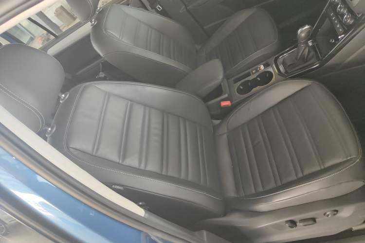Used Volkswagen Touran 2018 Volkswagen Touran L 280TSI DSG Luxury Edition 7 Seats Right Front Seat