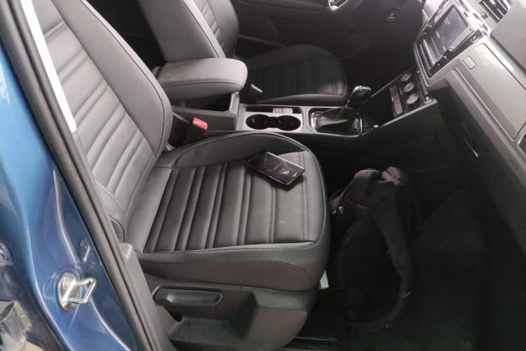 Used Volkswagen Touran 2018 Volkswagen Touran L 280TSI DSG Comfort Edition 7 Seats China V Emission Standard Right Front Seat