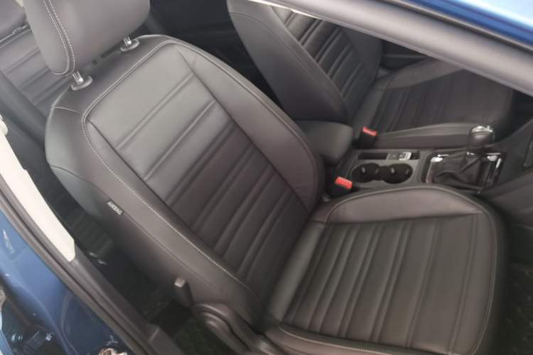 Used Volkswagen Touran 2018 Volkswagen Touran L 280TSI DSG Boundary Edition 7 Seats China VI Standard Right Front Seat