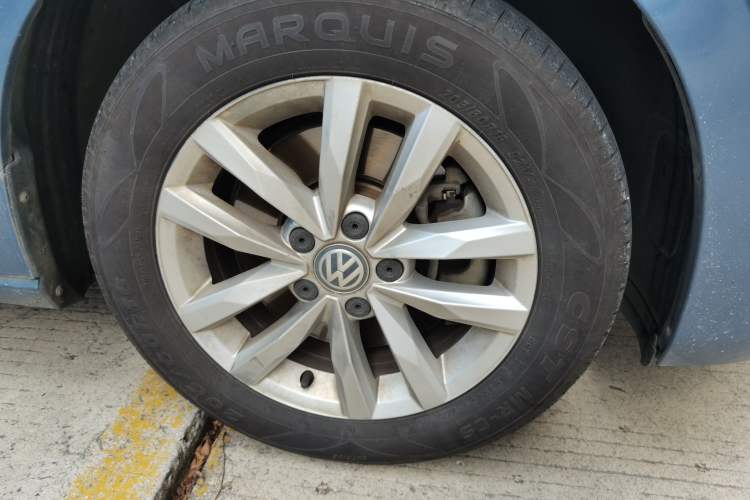 Used Volkswagen Touran 2018 Volkswagen Touran L 280TSI DSG Comfort Edition 7 Seats China V Emission Standard Right Front Wheel Hub