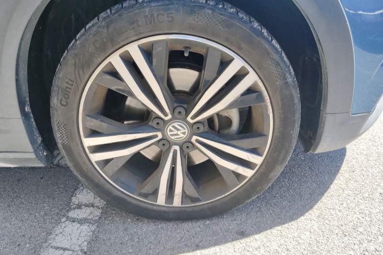 Used Volkswagen Touran 2018 Volkswagen Touran L 280TSI DSG Boundary Edition 7 Seats China V Emission Standard Right Front Wheel Hub