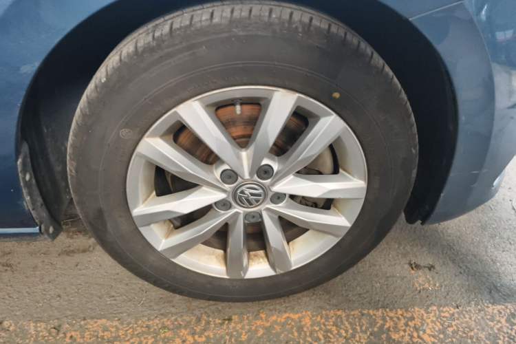 Used Volkswagen Touran 2018 Volkswagen Touran L 280TSI DSG Comfort Edition 7 Seats China V Emission Standard Right Front Wheel Hub