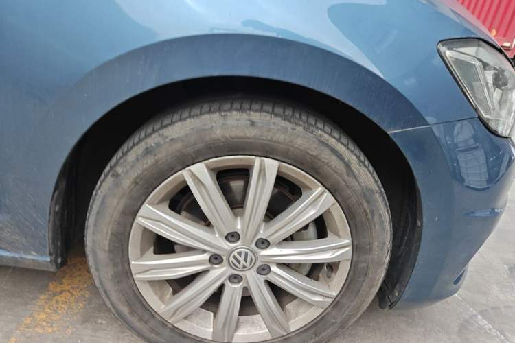 Used Volkswagen Touran 2018 Volkswagen Touran L 280TSI DSG Comfort Edition 7-seater Right Front Wheel Hub