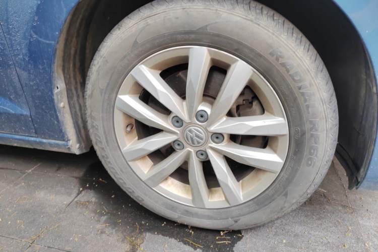 Used Volkswagen Touran 2018 Volkswagen Touran L 280TSI DSG Comfort Edition 7 Seats China V Emission Standard Right Front Wheel Hub