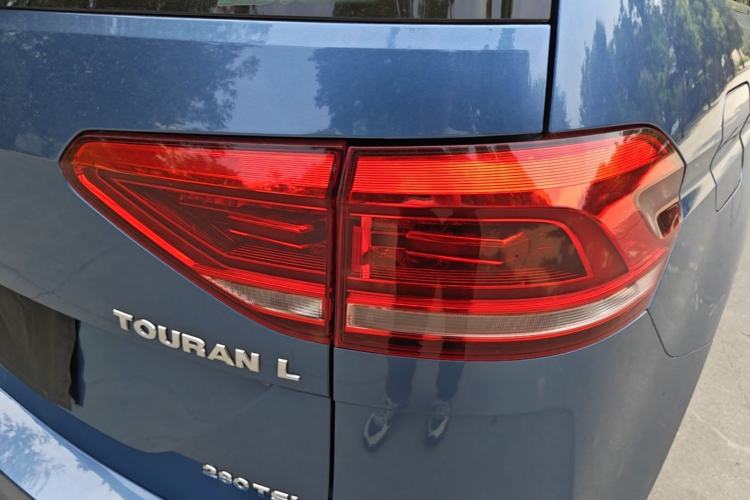 Used Volkswagen Touran 2018 Volkswagen Touran L 280TSI DSG Comfort Edition 7 Seats China V Emission Standard Right Rear Taillight