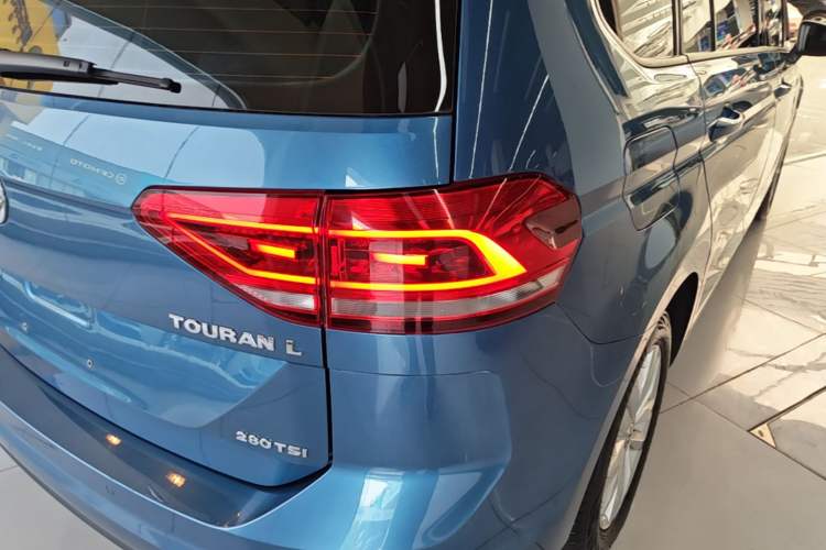 Used Volkswagen Touran 2018 Volkswagen Touran L 280TSI DSG Comfort Edition 7 Seats China V Emission Standard Right Rear Taillight