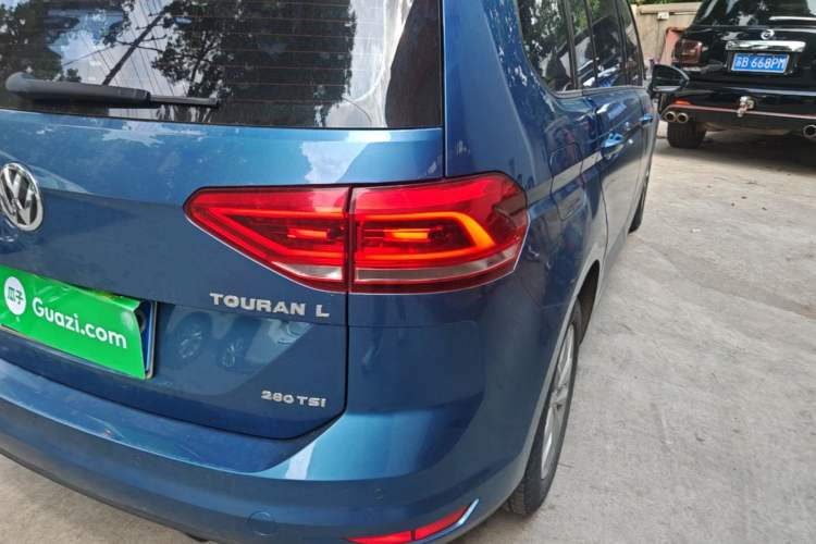 Used Volkswagen Touran 2018 Volkswagen Touran L 280TSI DSG Comfort Edition 7 Seats China V Emission Standard Right Rear Taillight